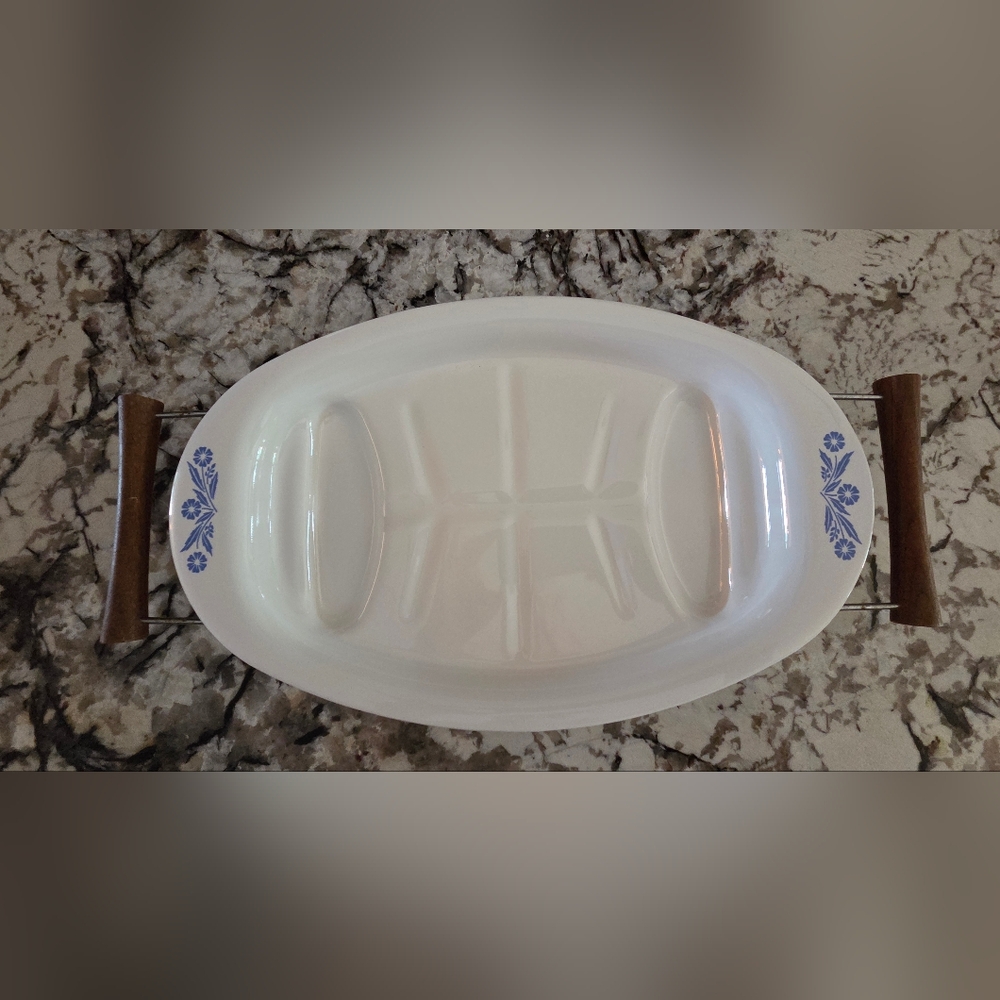 Vintage Corning Ware Blue Cornflower P-19 Meat Platter Wood Handled Metal Caddy